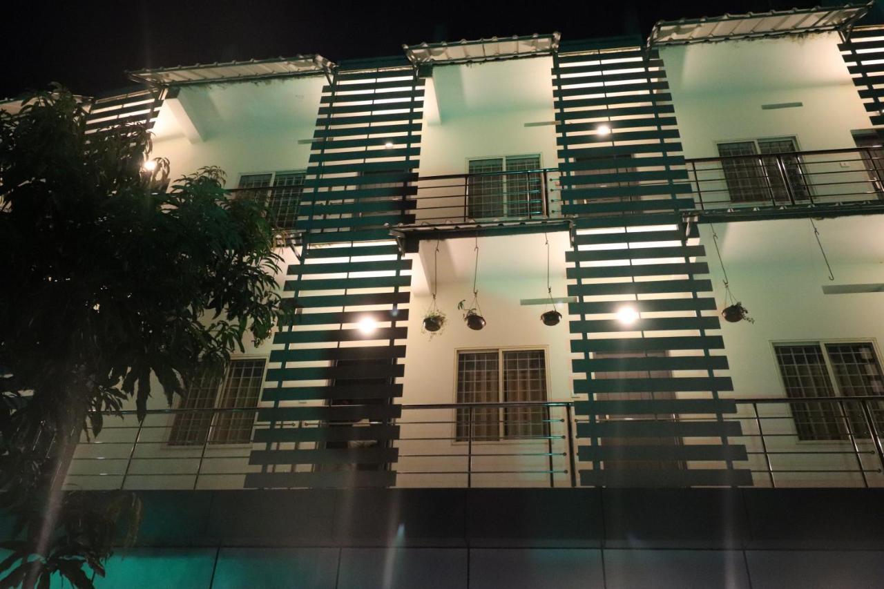 Jippus Galaxy Budget Air Port Hotel Kochi Exteriér fotografie